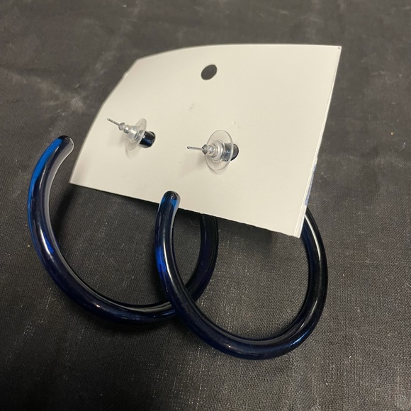 Blue hoops - Picture 2 of 2